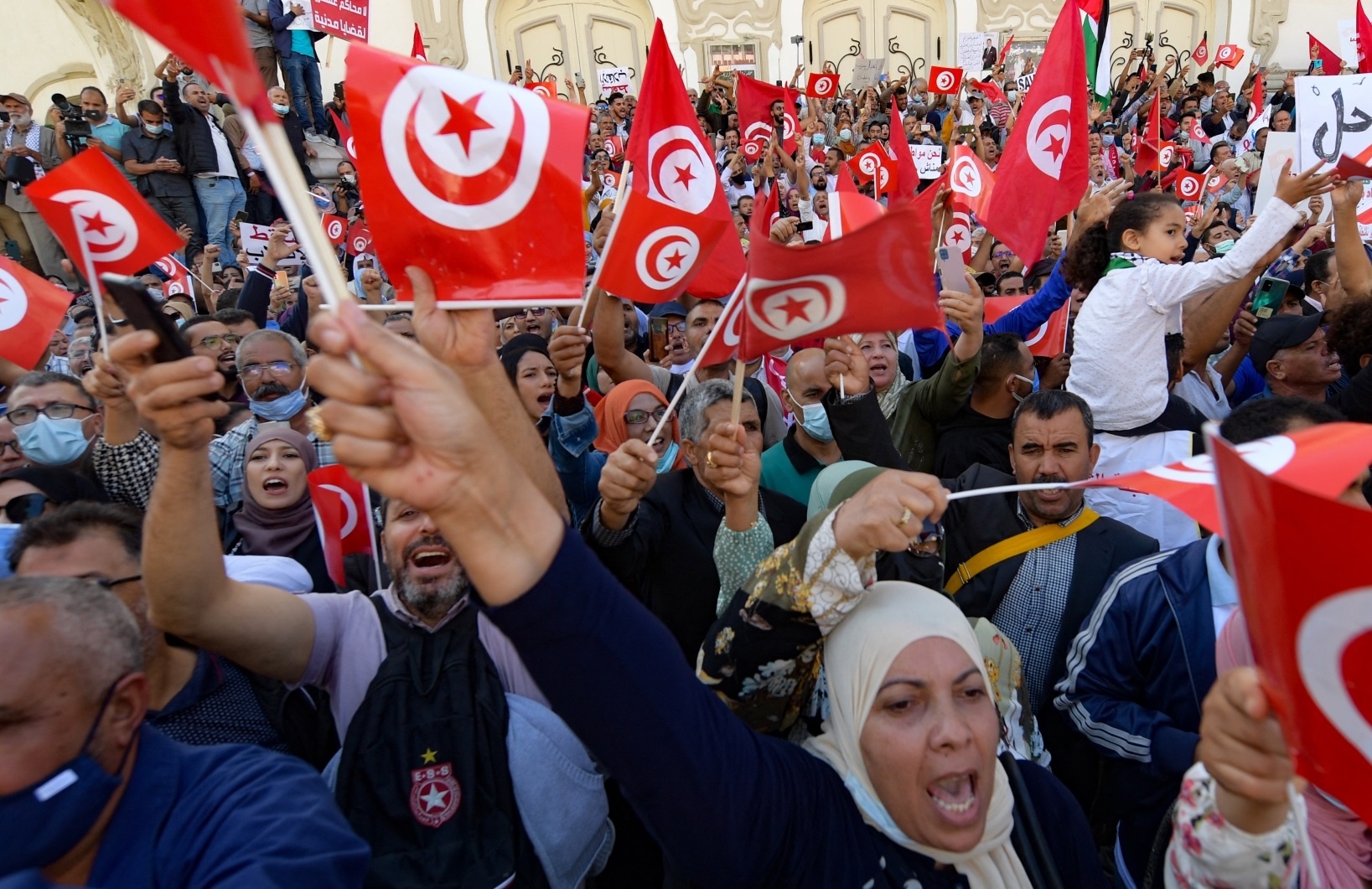 رغم مرور 13 سنة من الممارسة الديمقراطية .. أحزاب تاريخية لم تجرؤ على التقييمات والمراجعات الذاتية